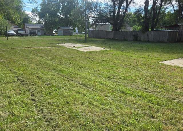 Property at 902 Morgan St, St Joseph, MO 64504