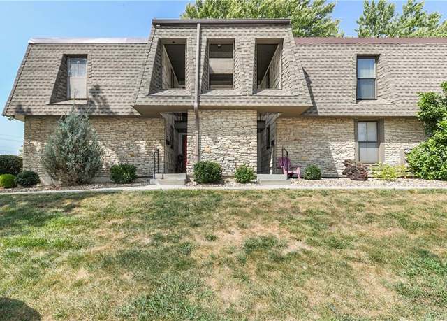 Property at 7402 W 102nd Ct, Overland Park, KS 66212, 1 bed, 1 bath