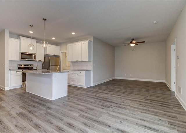 Property at 16490 Blair St, Gardner, KS 66030, 3 beds, 3 baths