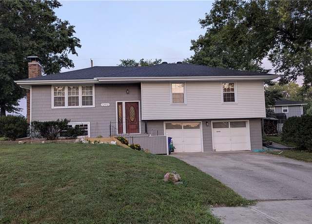 Property at 12912 Bristol Ct, Grandview, MO 64030, 3 beds, 2.5 baths