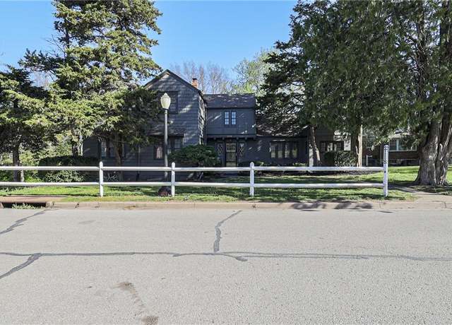 Property at 2118 Tauromee Ave, Kansas City, KS 66102, 5 beds, 3 baths