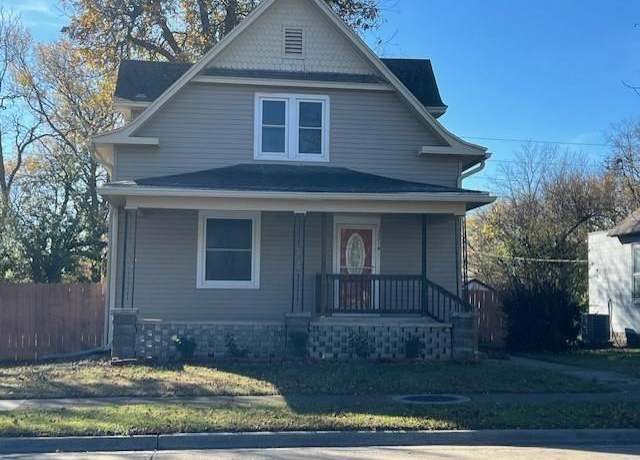 Property at 2214 Crawford Ave, Parsons, KS 67357, 3 beds, 2 baths