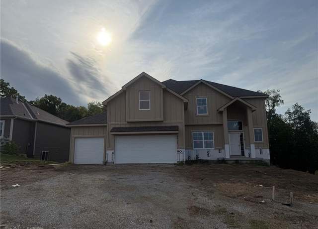 Property at 9015 N Colorado Ave, Kansas City, MO 64156, 4 beds, 3.5 baths