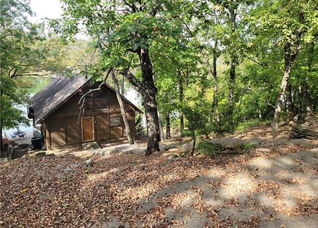 Property at 185 Oak Ridge Dr, Mound City, KS 66056, 3 beds, 2 baths