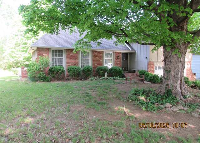 Property at 10414 Walrond Ave, Kansas City, MO 64137, 5 beds, 2.5 baths