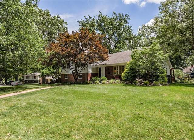 Property at 8217 Dearborn Dr, Prairie Village, KS 66208, 4 beds, 2.5 baths