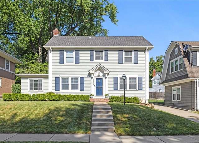 Property at 6220 Valley Rd, Kansas City, MO 64113, 3 beds, 2.5 baths