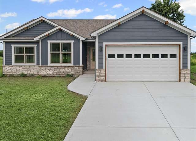 Property at 805 Timberline Dr, Cameron, MO 64429, 3 beds, 2 baths