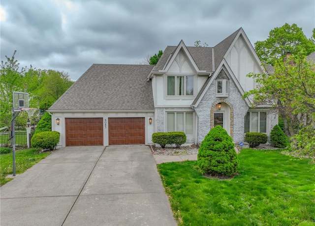 Property at 4085 NE 63rd Ter, Kansas City, MO 64119, 4 beds, 3.5 baths