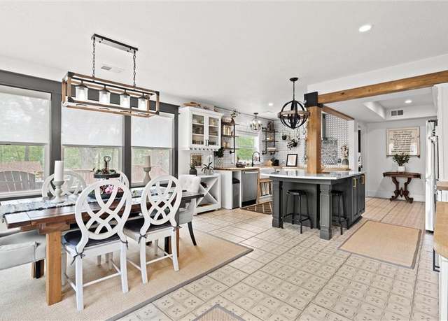 Property at 300 E 8th St, Tonganoxie, KS 66086, 4 beds, 2.5 baths