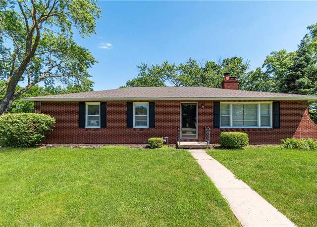 Property at 6511 Valley View St, Kansas City, MO 64152, 3 beds, 2.5 baths