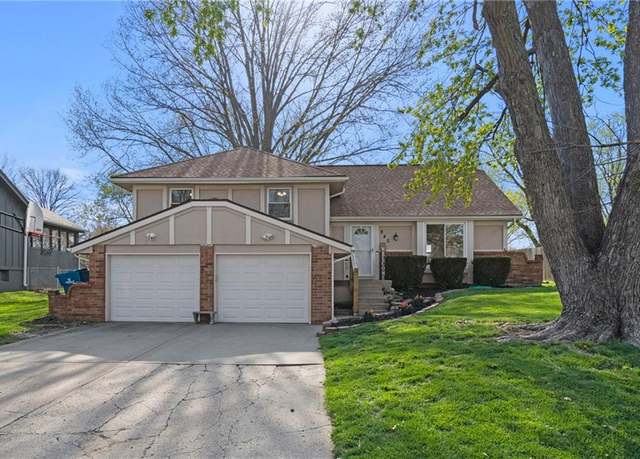 Property at 940 Dunwich Dr, Liberty, MO 64068, 3 beds, 2.5 baths