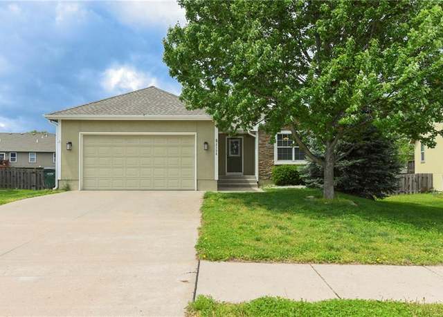 Property at 2136 Alder St, Leavenworth, KS 66048, 4 beds, 3 baths