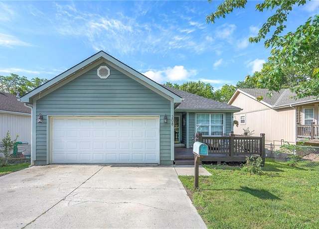 Property at 208 Pratt Ave, Bonner Springs, KS 66012, 3 beds, 3 baths