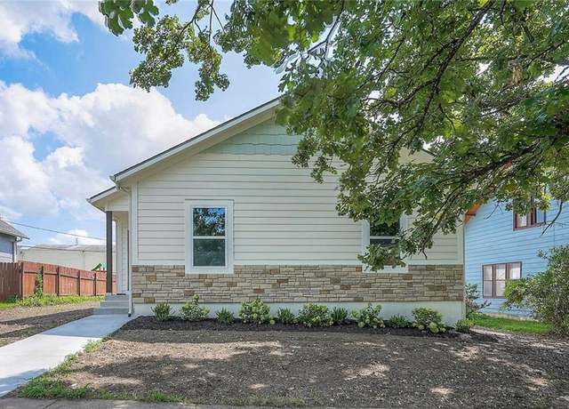 Property at 105 W Shawnee St, Paola, KS 66071, 3 beds, 2 baths