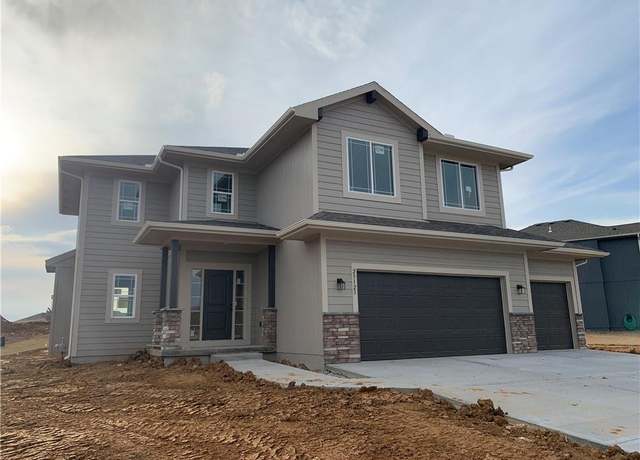 Property at 25370 W 148th St, Olathe, KS 66061, 4 beds, 2.5 baths