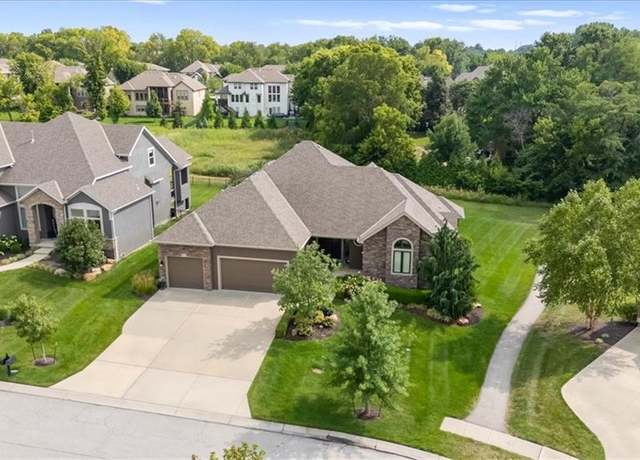 Property at 9801 W 152nd St, Overland Park, KS 66221, 4 beds, 4.5 baths