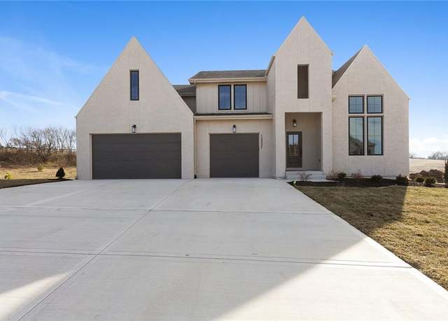 Property at 13537 NE 114th Pl, Kearney, MO 64060, 4 beds, 3.5 baths