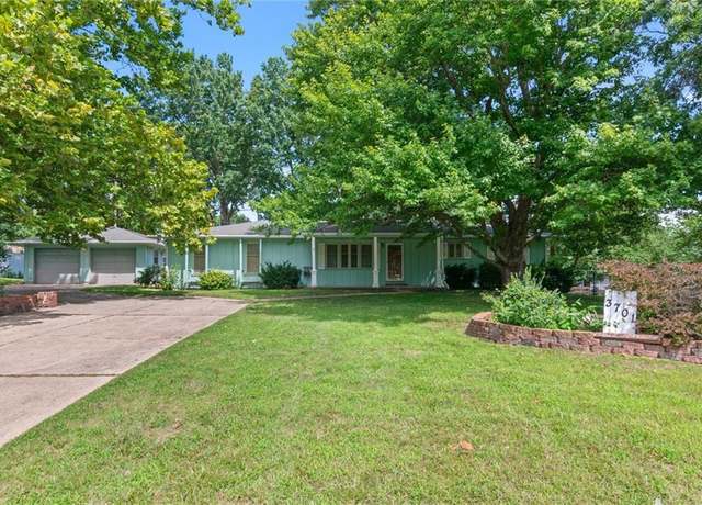 Property at 3701 N 155th St, Basehor, KS 66007, 3 beds, 2 baths