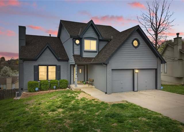 Property at 6486 Altus Dr, Kansas City, MO 64152, 3 beds, 2.5 baths