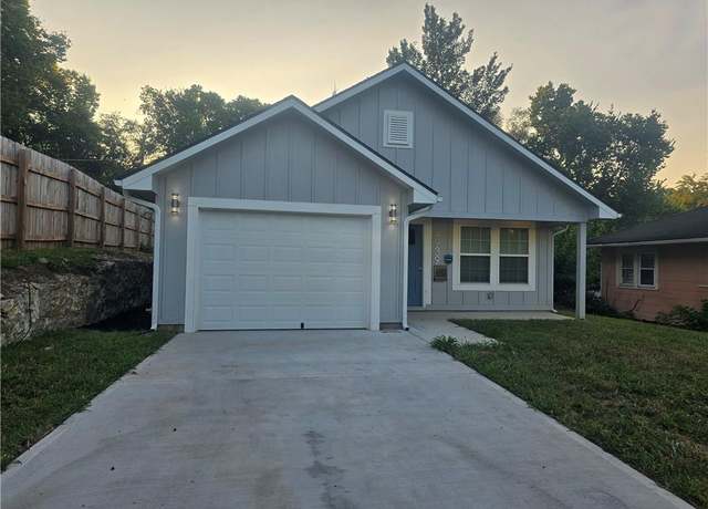 Property at 4939 Woodland Ave, Kansas City, MO 64130, 3 beds, 2 baths