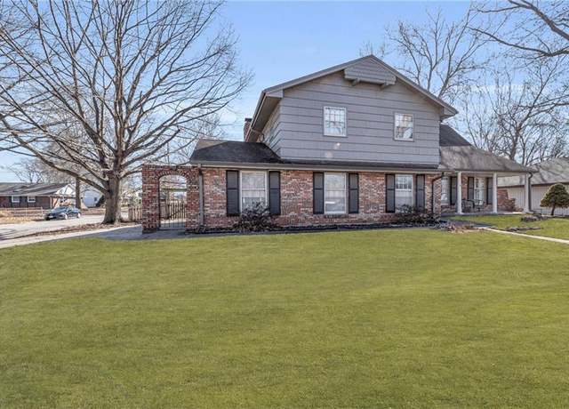 Property at 1100 SW Azure Ave, Blue Springs, MO 64015, 4 beds, 2.5 baths