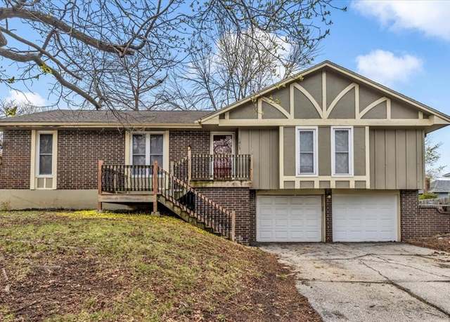 Property at 1013 SW 16th St, Blue Springs, MO 64015, 3 beds, 2 baths