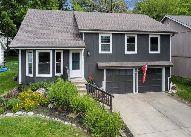 Property at 1412 NW 63rd Ter, Kansas City, MO 64118, 3 beds, 2 baths