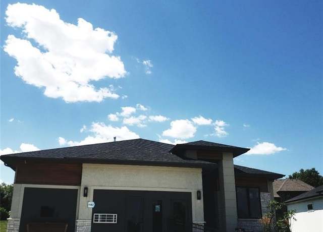Property at 25134 W 98th Pl, Lenexa, KS 66227, 5 beds, 3 baths