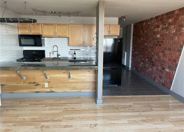 Property at 600 E 8th St Unit 11M, Kansas City, MO 64106, 1 bed, 1 bath