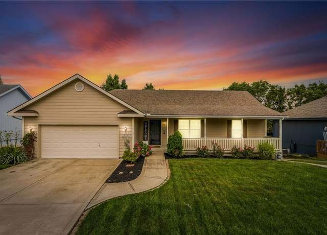 Property at 1317 Stonecrest Dr, Kearney, MO 64060, 4 beds, 3 baths