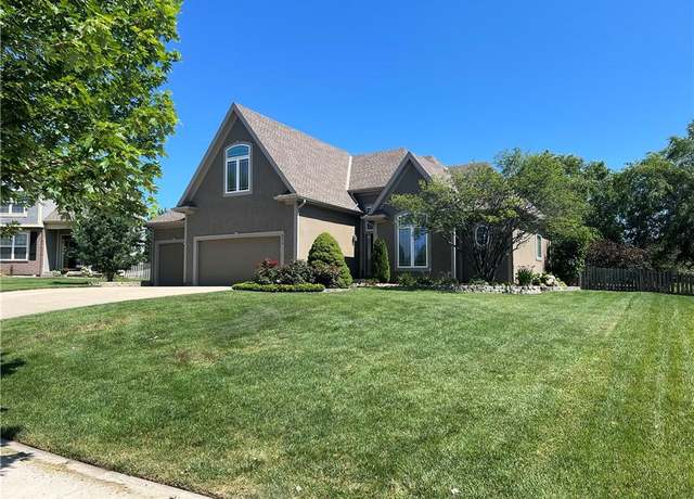 Property at 9515 N Askew Ave, Kansas City, MO 64156, 4 beds, 3 baths