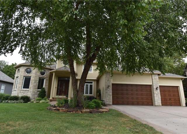 Property at 2705 SW Regal Dr, Lee's Summit, MO 64082, 5 beds, 4.5 baths
