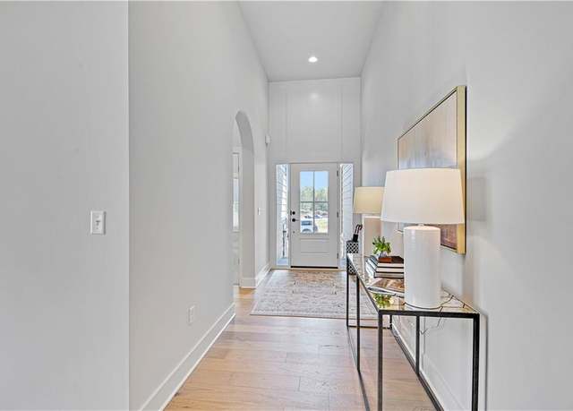 Property at 24916 W 98th Pl, Lenexa, KS 66227, 4 beds, 4 baths