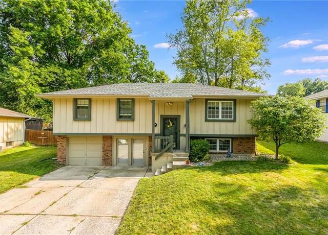 Property at 404 SW Shamrock Pl, Blue Springs, MO 64015, 3 beds, 1.5 baths