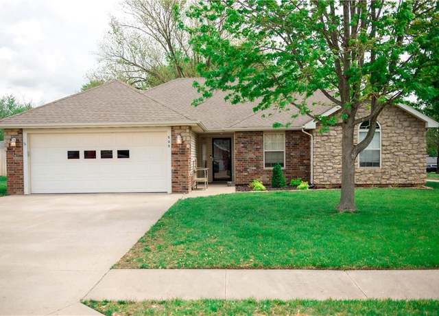 Property at 500 N Webster St, Nevada, MO 64772, 3 beds, 2 baths