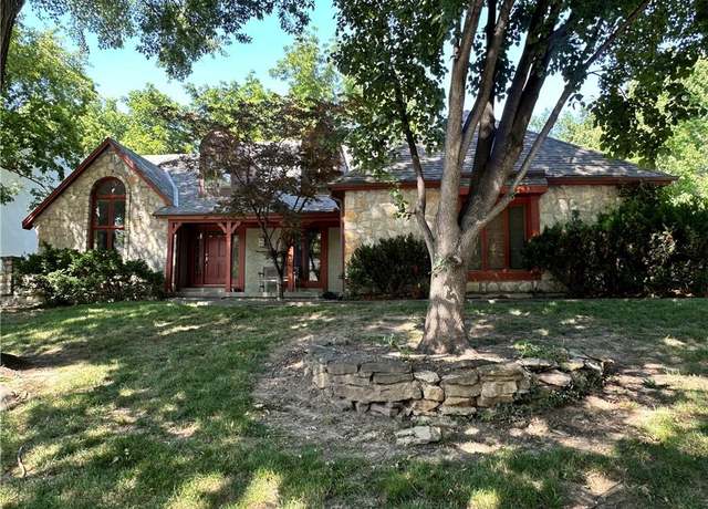 Property at 4617 NW Normandy Ln, Kansas City, MO 64116, 4 beds, 3 baths
