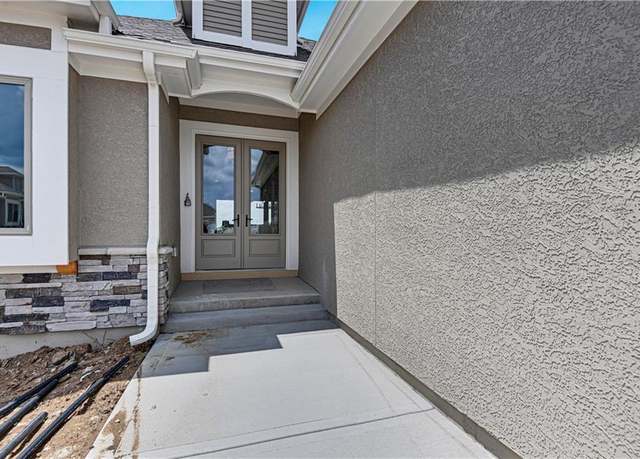 Property at 13028 S Constance St, Olathe, KS 66062, 4 beds, 3 baths