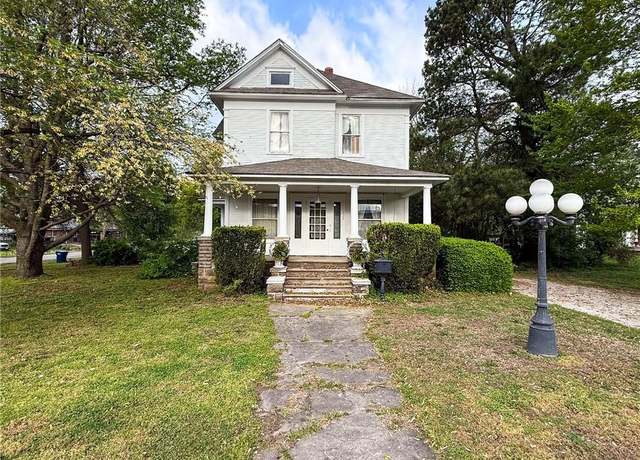 Property at 221 High School St, Columbus, KS 66725, 4 beds, 2 baths