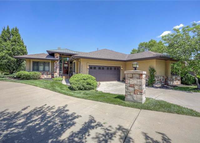 Property at 19416 W 102 St, Lenexa, KS 66220, 3 beds, 3.5 baths