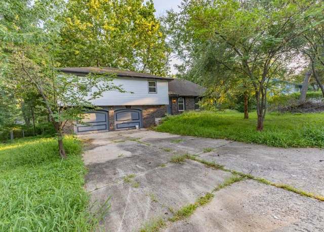 Property at 9905 NW 68th Ter, Kansas City, MO 64152, 4 beds, 2 baths