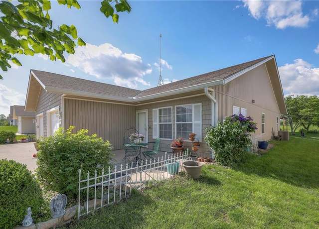Property at 620 B Willow Ln, Peculiar, MO 64078, 3 beds, 2 baths