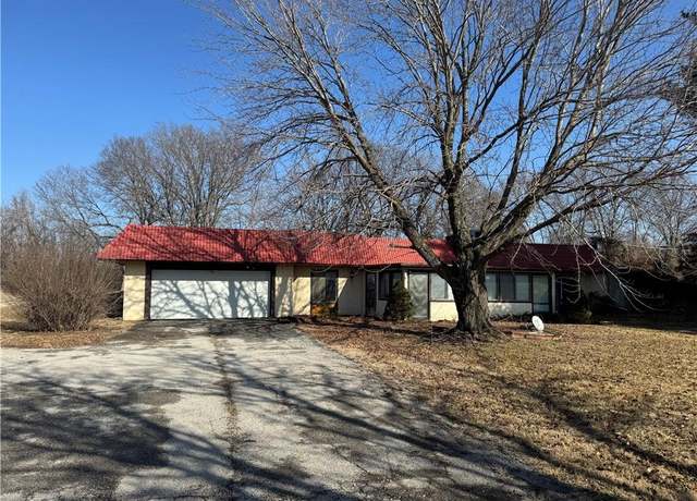 Property at 2101 Gambrell St, Greenwood, MO 64034, 2 beds, 2 baths