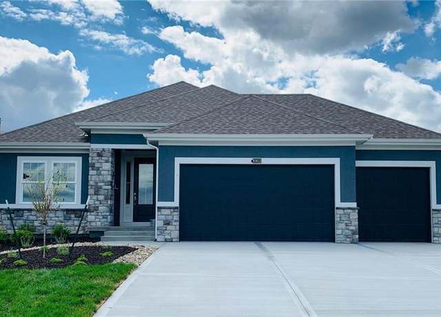 Property at 10612 N Bell St, Kansas City, MO 64155, 2 beds, 2 baths