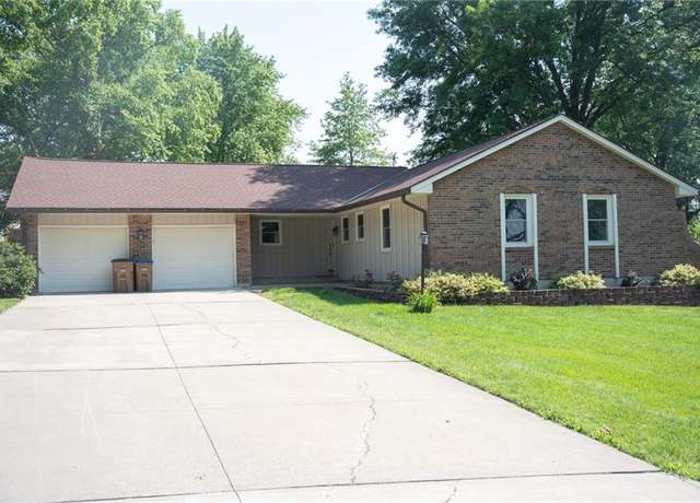 Property at 307 W Royal St, Raymore, MO 64083, 4 beds, 3 baths