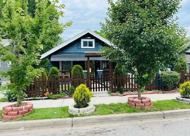 Property at 5123 Bellefontaine Ave, Kansas City, MO 64130, 4 beds, 2 baths