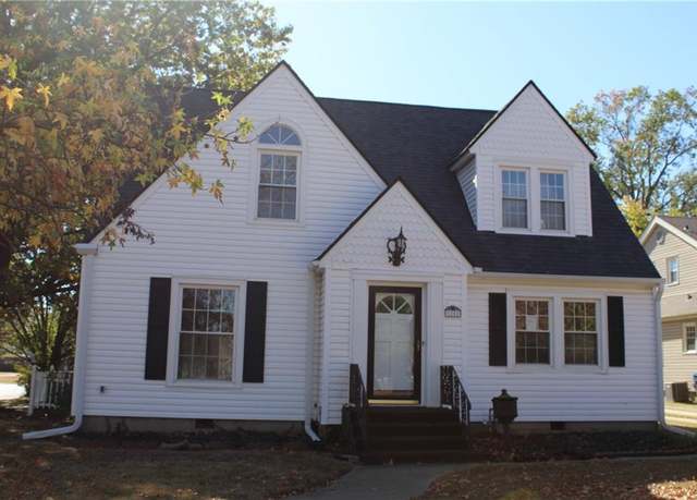 Property at 1201 W 4th St, Coffeyville, KS 67337, 3 beds, 2 baths