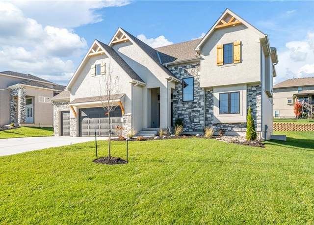 Property at 4548 NE Sherwood Dr, Lee's Summit, MO 64064, 4 beds, 3.5 baths