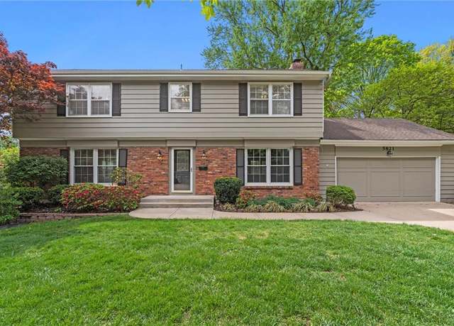 Property at 5821 W 85 Ter, Overland Park, KS 66207, 4 beds, 2.5 baths