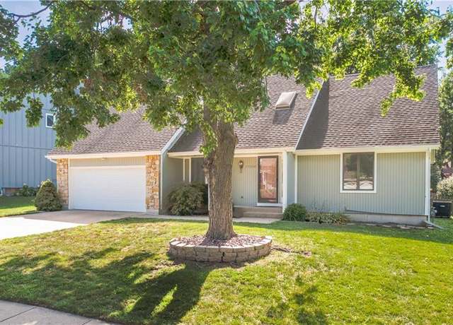 Property at 11200 Marty St, Overland Park, KS 66210, 4 beds, 2.5 baths